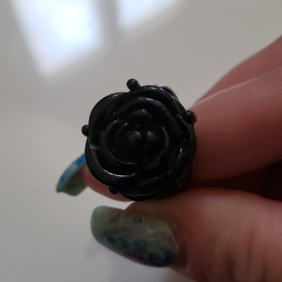 Ring - Picture 3 of 5